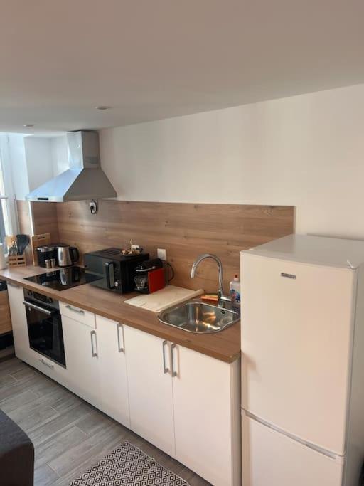 T2 Neuf Et Moderne Climatiser Avec Netflix Amazon Marseille Exterior photo